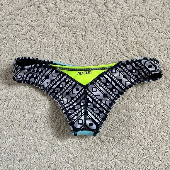 Cheeky Bikini Bottom - Picture 2 of 2